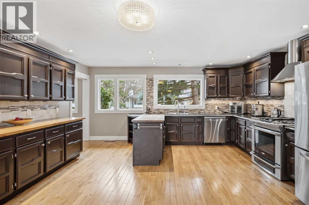 3308 Lakeside Crescent SW — photo 9