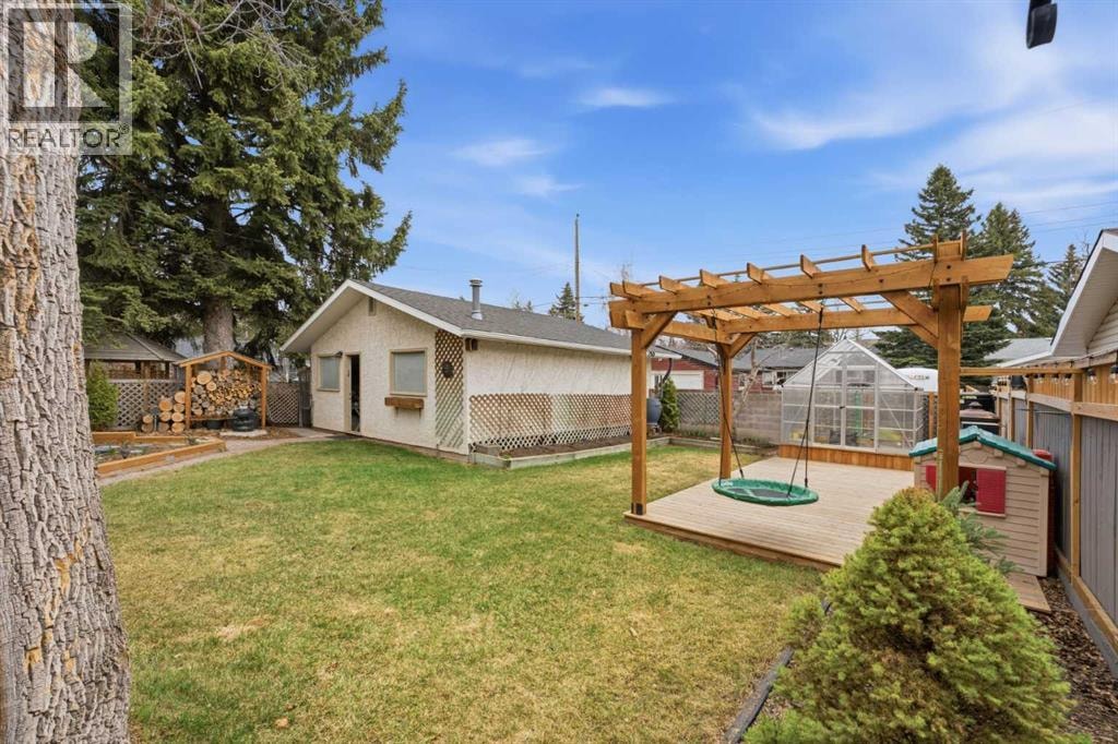 3308 Lakeside Crescent SW — photo 45