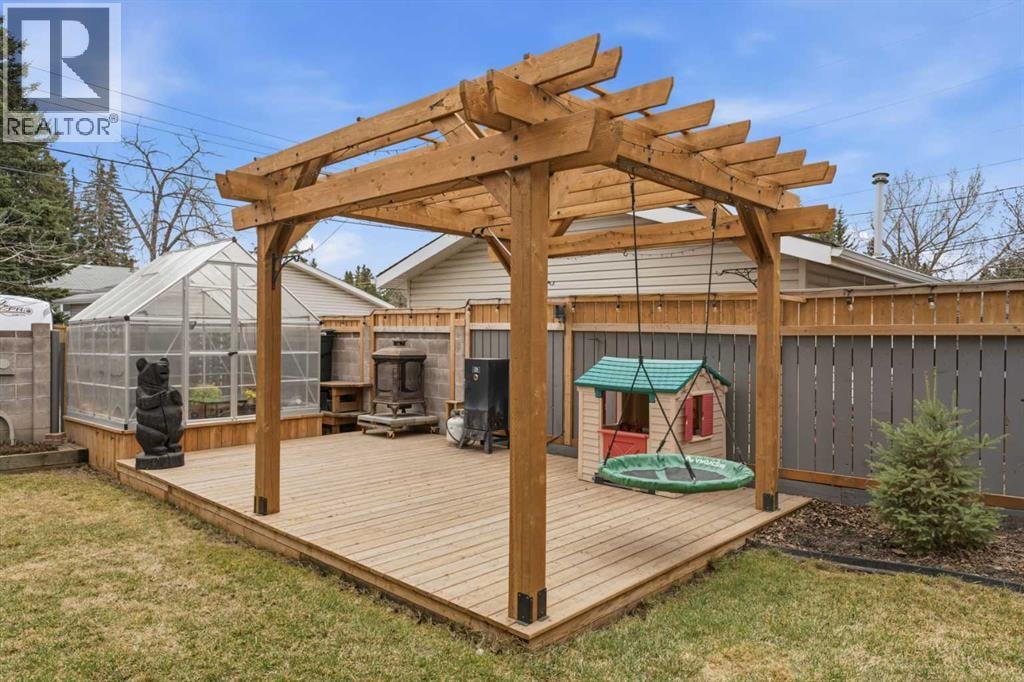 3308 Lakeside Crescent SW — photo 47