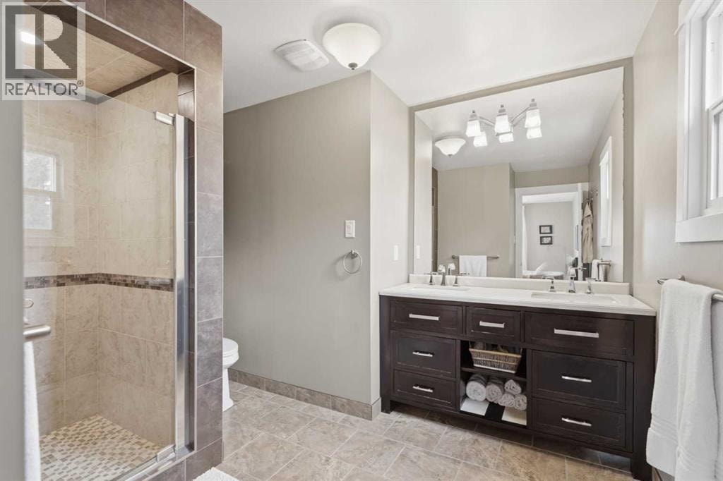 3308 Lakeside Crescent SW — photo 32