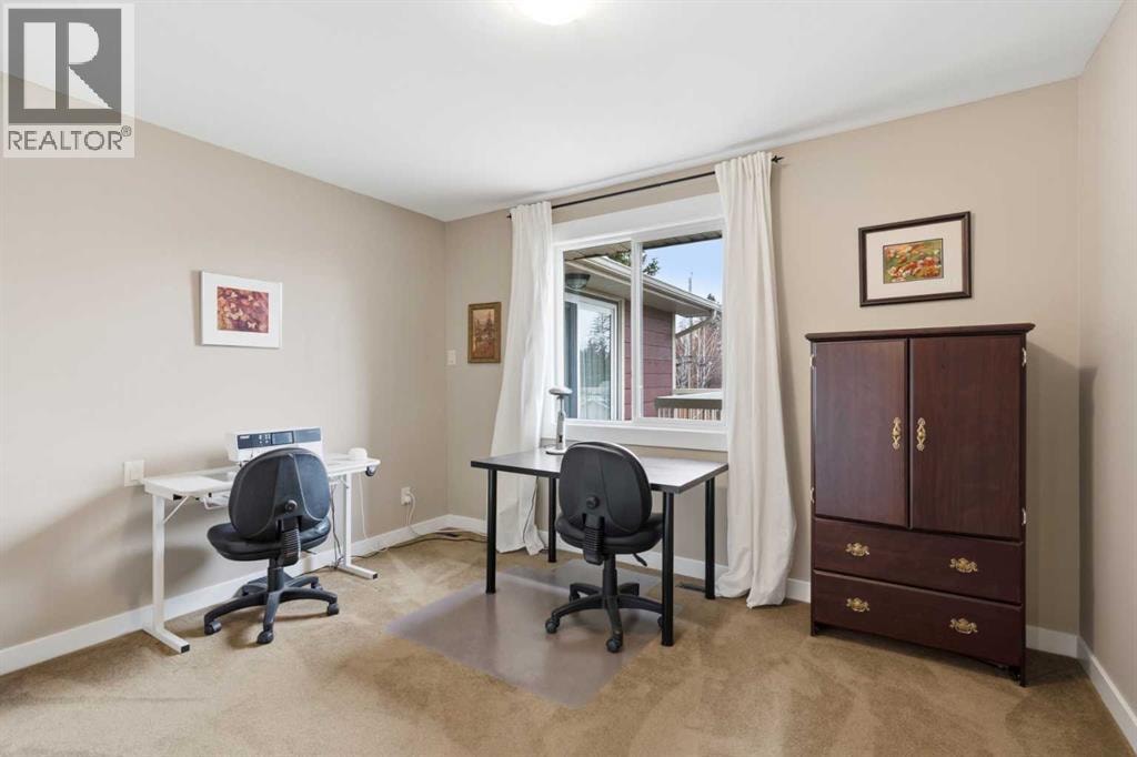3308 Lakeside Crescent SW — photo 24