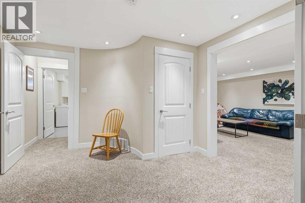 3308 Lakeside Crescent SW — photo 35