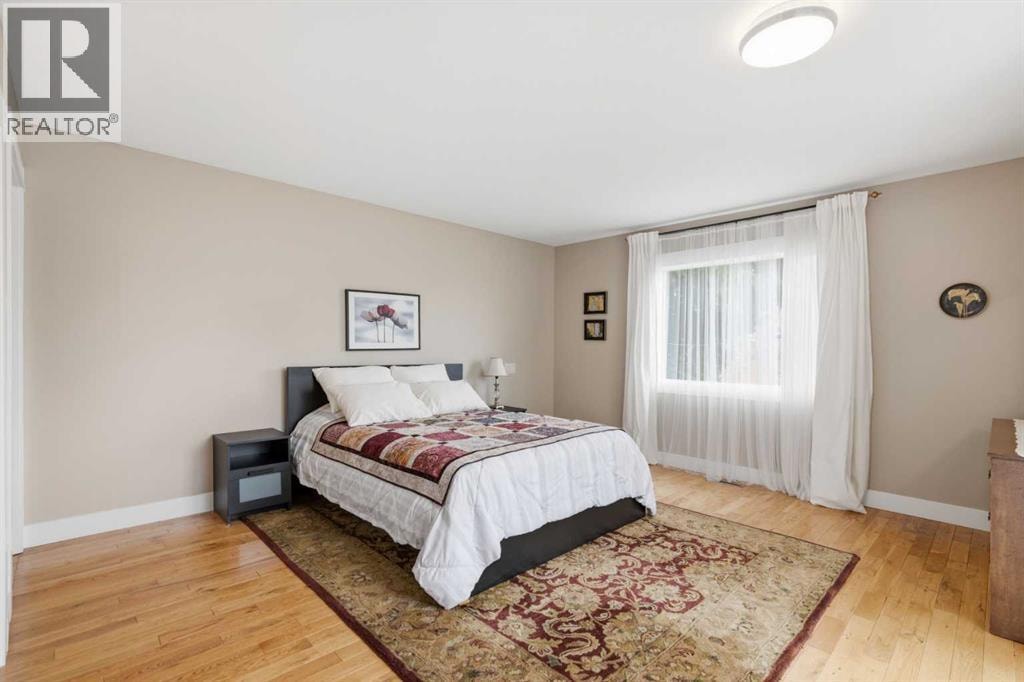 3308 Lakeside Crescent SW — photo 28