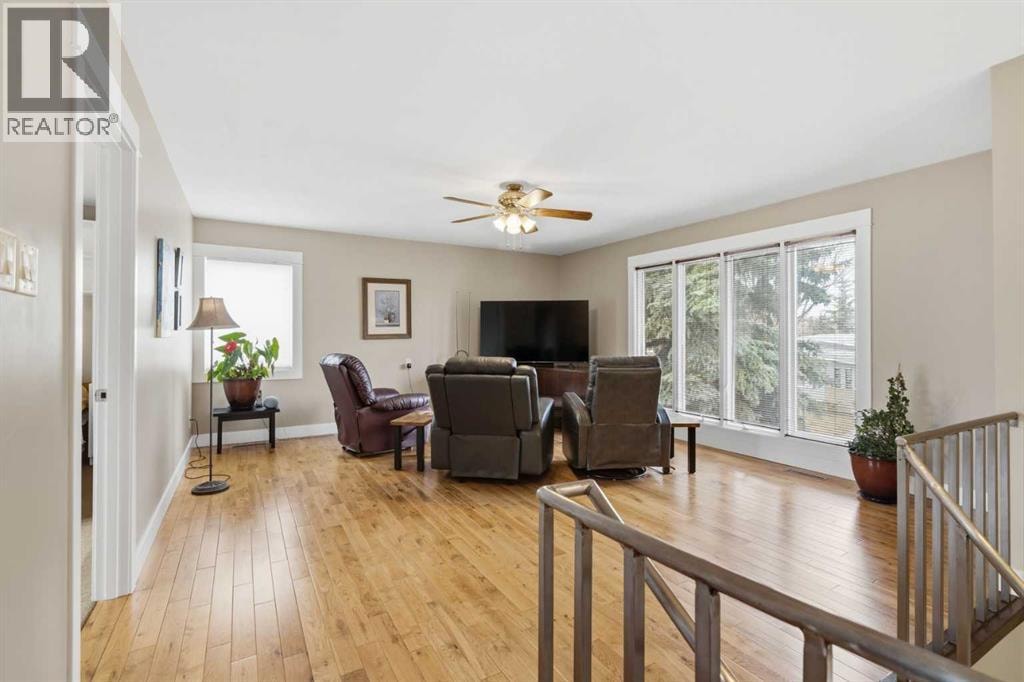 3308 Lakeside Crescent SW — photo 22