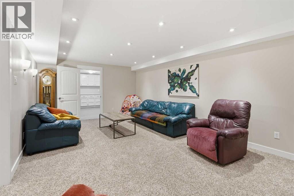 3308 Lakeside Crescent SW — photo 37