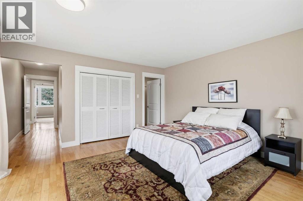 3308 Lakeside Crescent SW — photo 29