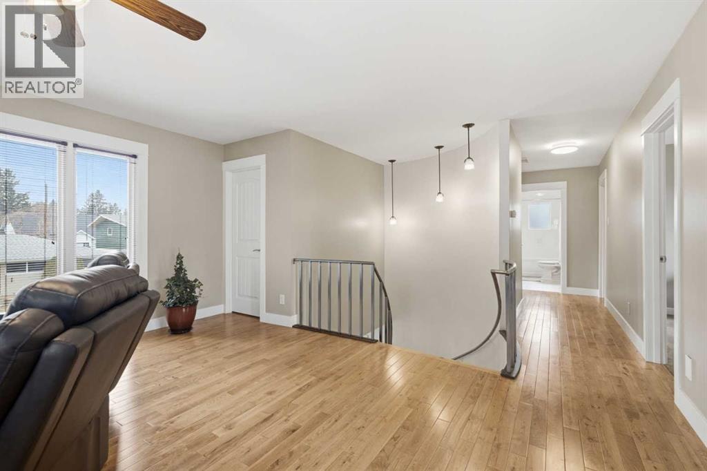 3308 Lakeside Crescent SW — photo 21