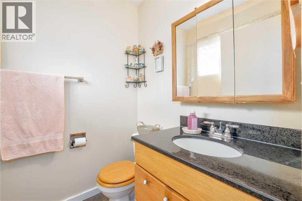 6023 MADDOCK Drive NE — photo 17