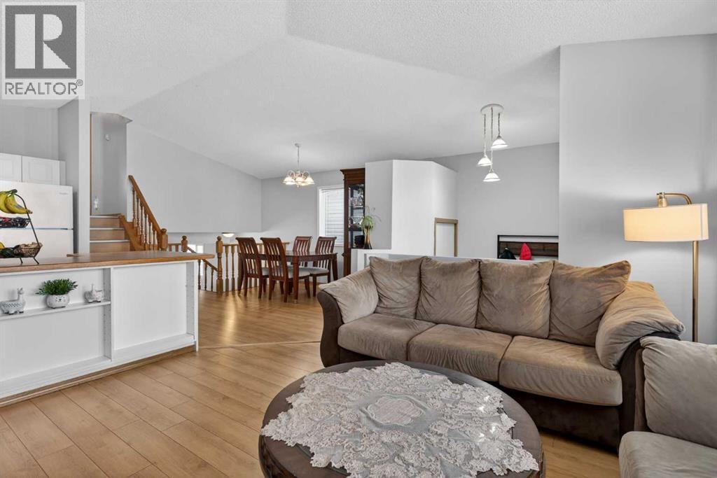 173 Martin Crossing Crescent NE — photo 9