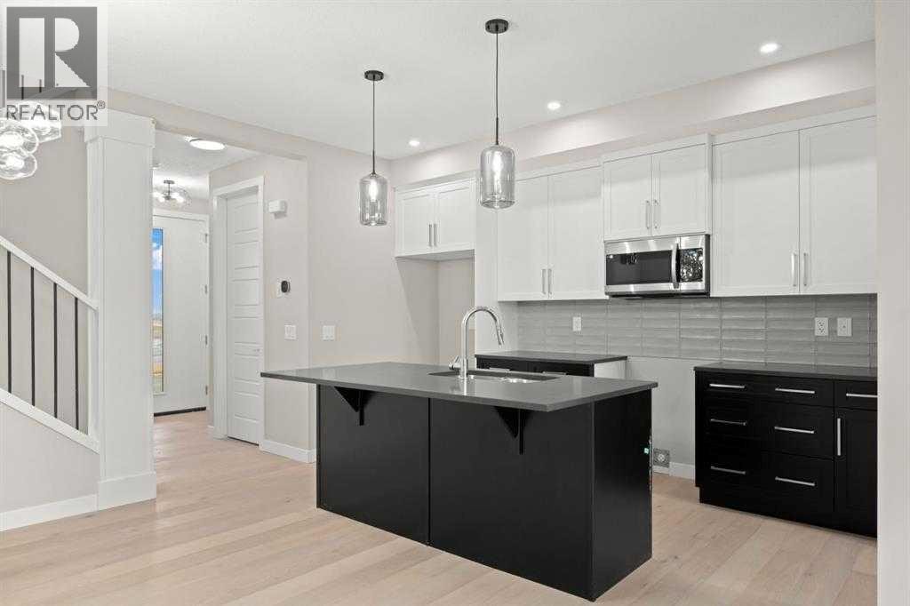 131 Ambleridge Street NW — photo 4