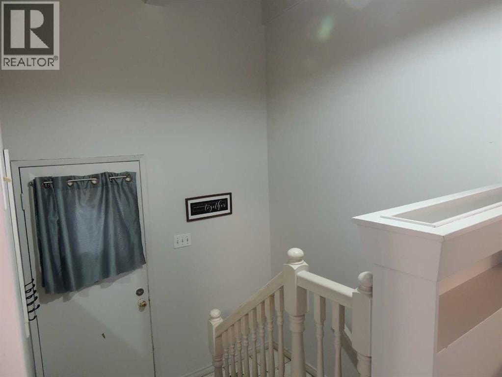 2713 Canmore Road NW — photo 20