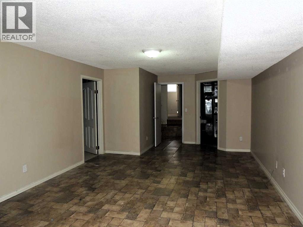 2713 Canmore Road NW — photo 34