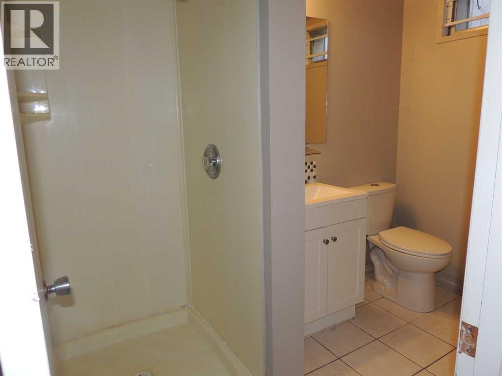 2713 Canmore Road NW — photo 31
