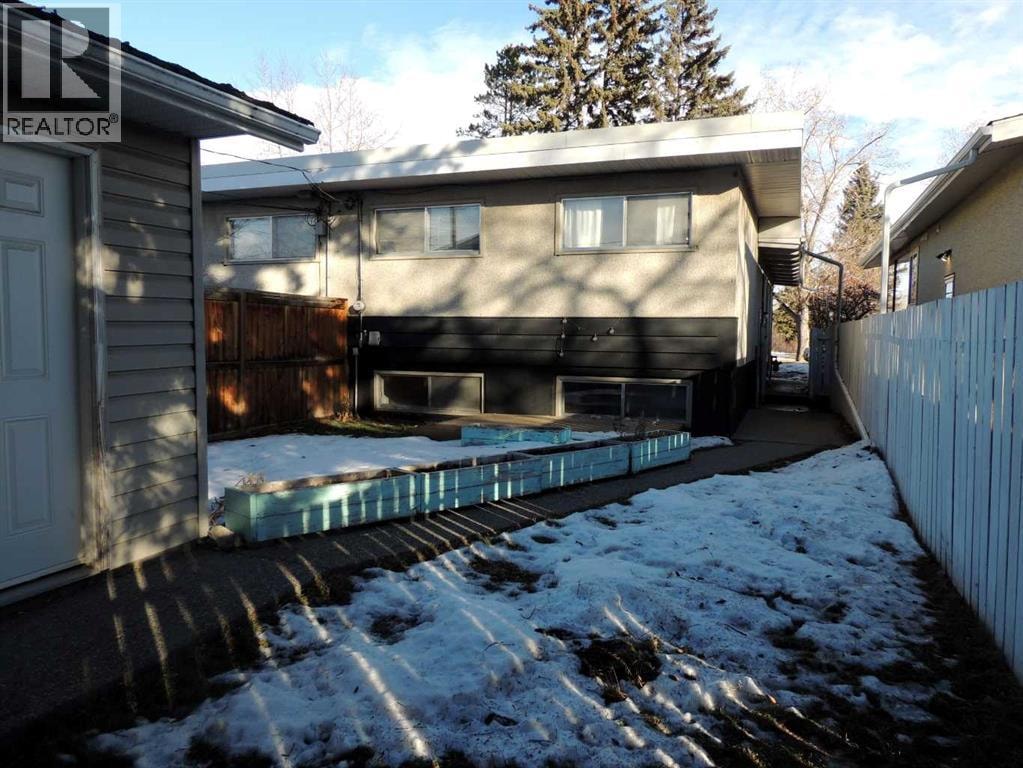 2713 Canmore Road NW — photo 45