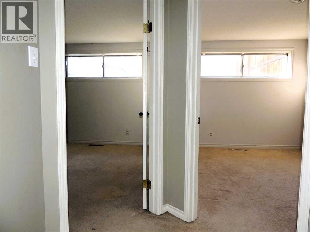 2713 Canmore Road NW — photo 30