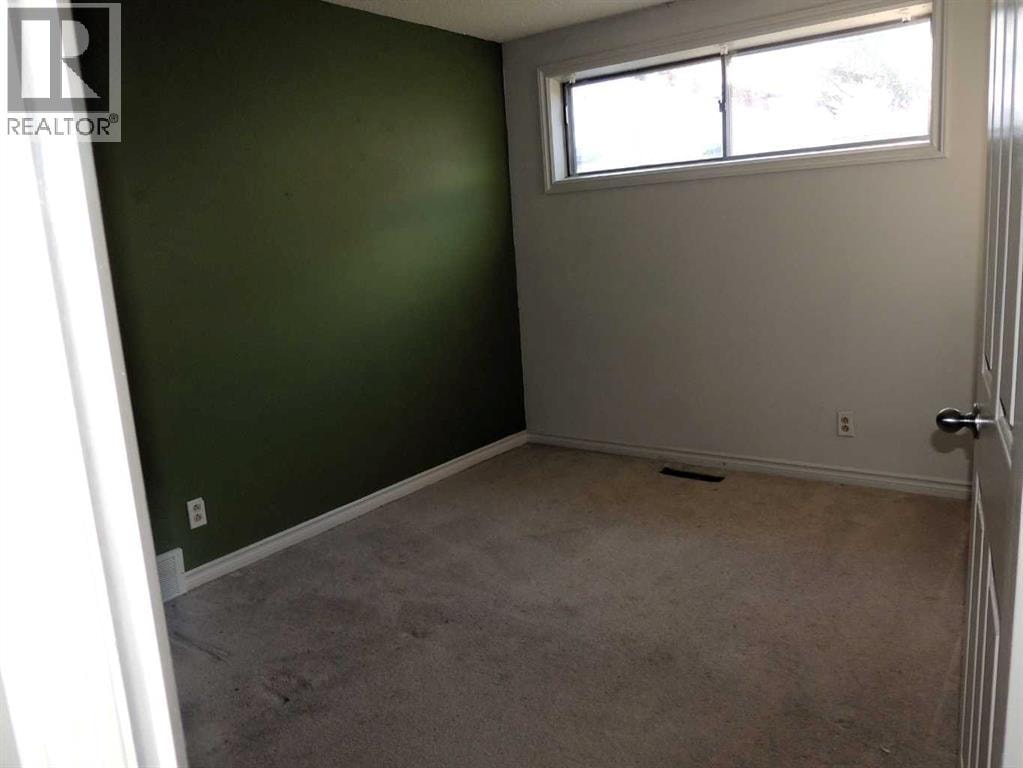 2713 Canmore Road NW — photo 39