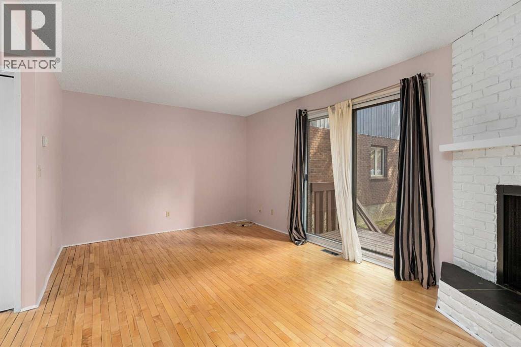13, 803 Varsity Estates Drive NW — photo 15
