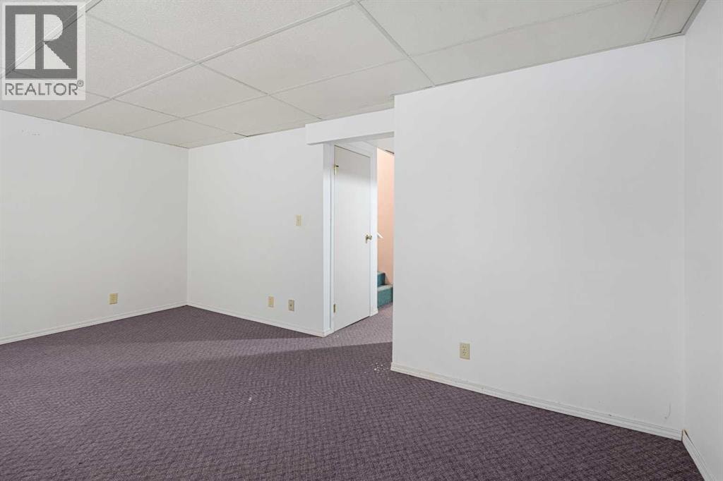 13, 803 Varsity Estates Drive NW — photo 24