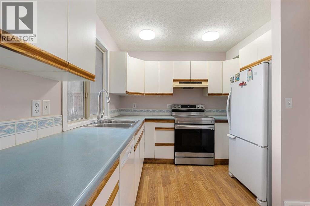 13, 803 Varsity Estates Drive NW — photo 11