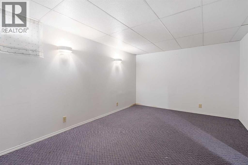 13, 803 Varsity Estates Drive NW — photo 23