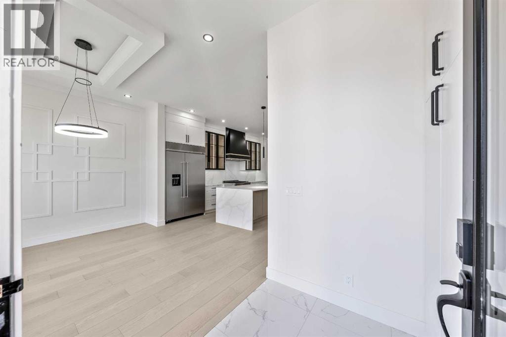2433 23 Street NW — photo 3