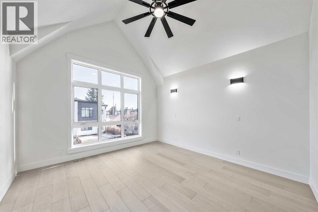 2433 23 Street NW — photo 24