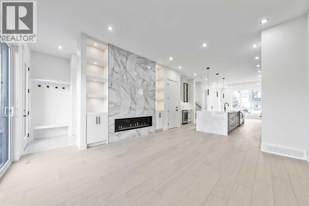 2433 23 Street NW — photo 15