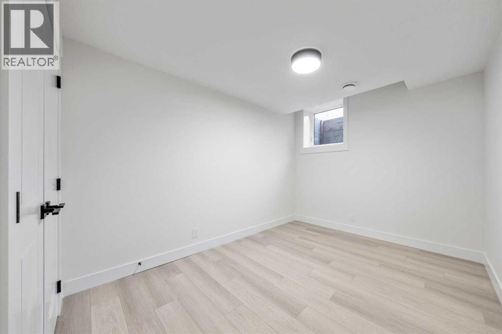 2433 23 Street NW — photo 34