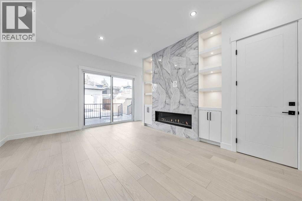 2433 23 Street NW — photo 14