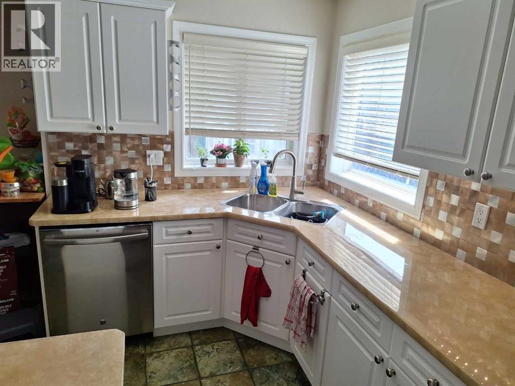 249 West Lakeview Place — photo 17