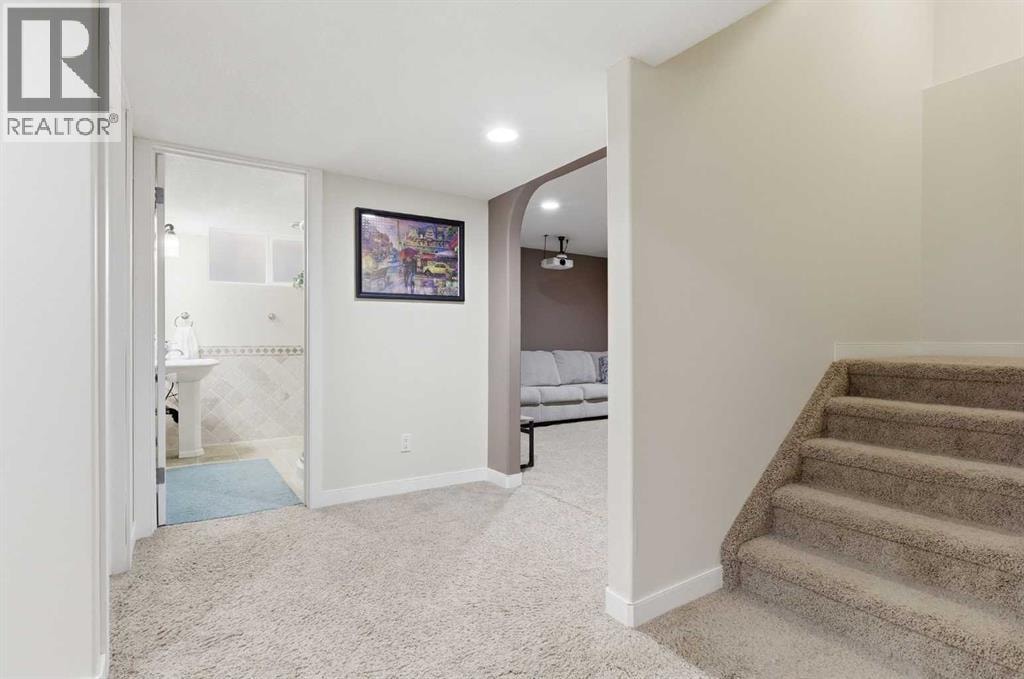 18 Royal Crest Way NW — photo 38
