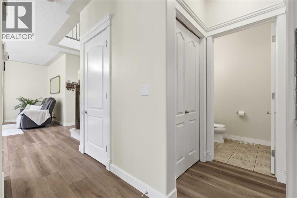 18 Royal Crest Way NW — photo 6