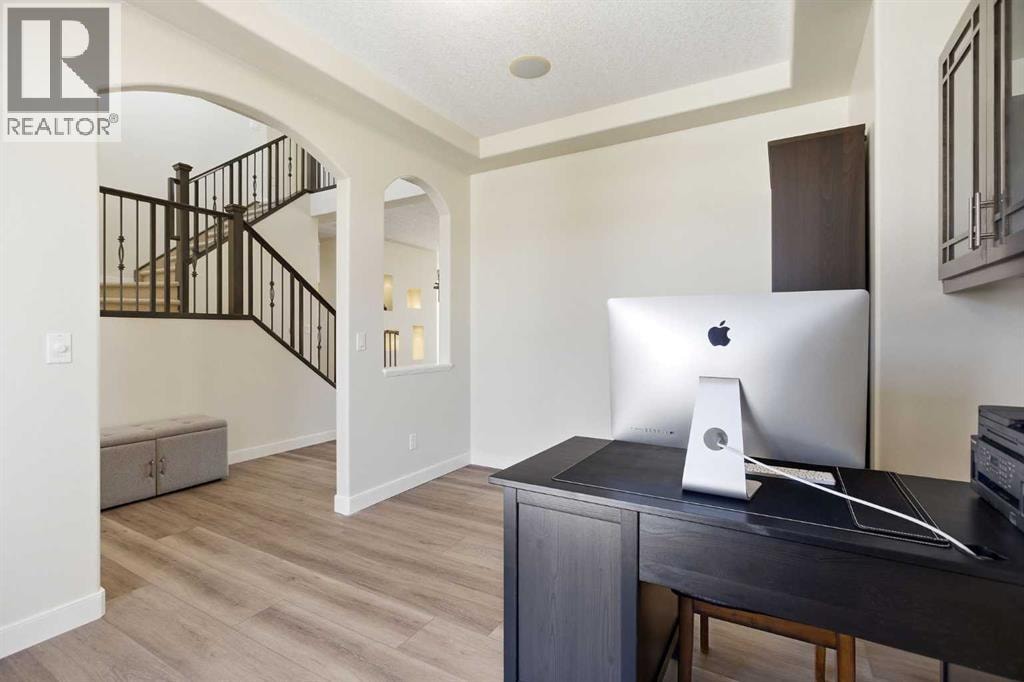 18 Royal Crest Way NW — photo 8