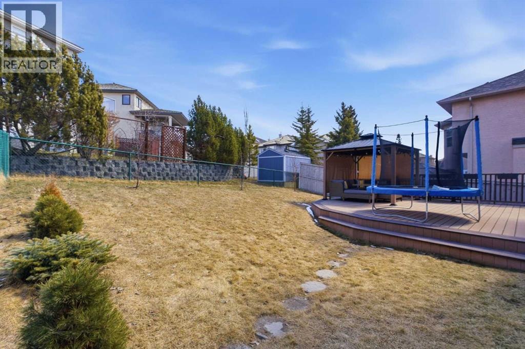 18 Royal Crest Way NW — photo 50