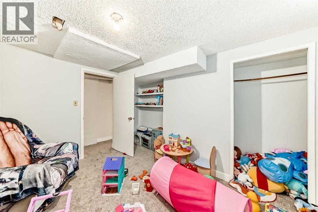 8016 33 Avenue NW — photo 31