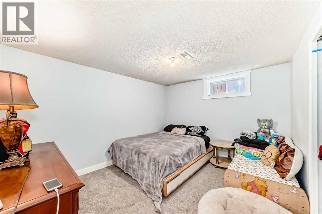 8016 33 Avenue NW — photo 30