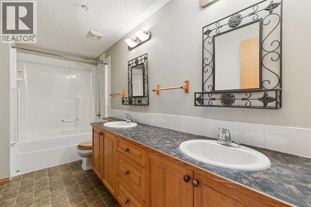 1207, 151 Country Village Road NE — photo 18