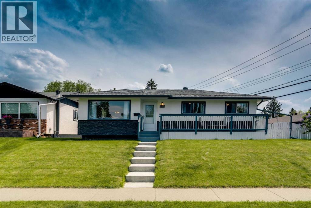 249 Acadia Drive SE — photo 1