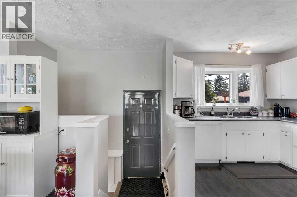 249 Acadia Drive SE — photo 12