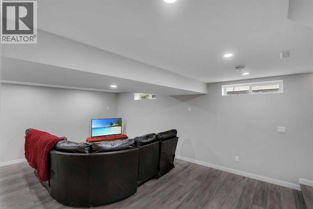 249 Acadia Drive SE — photo 21