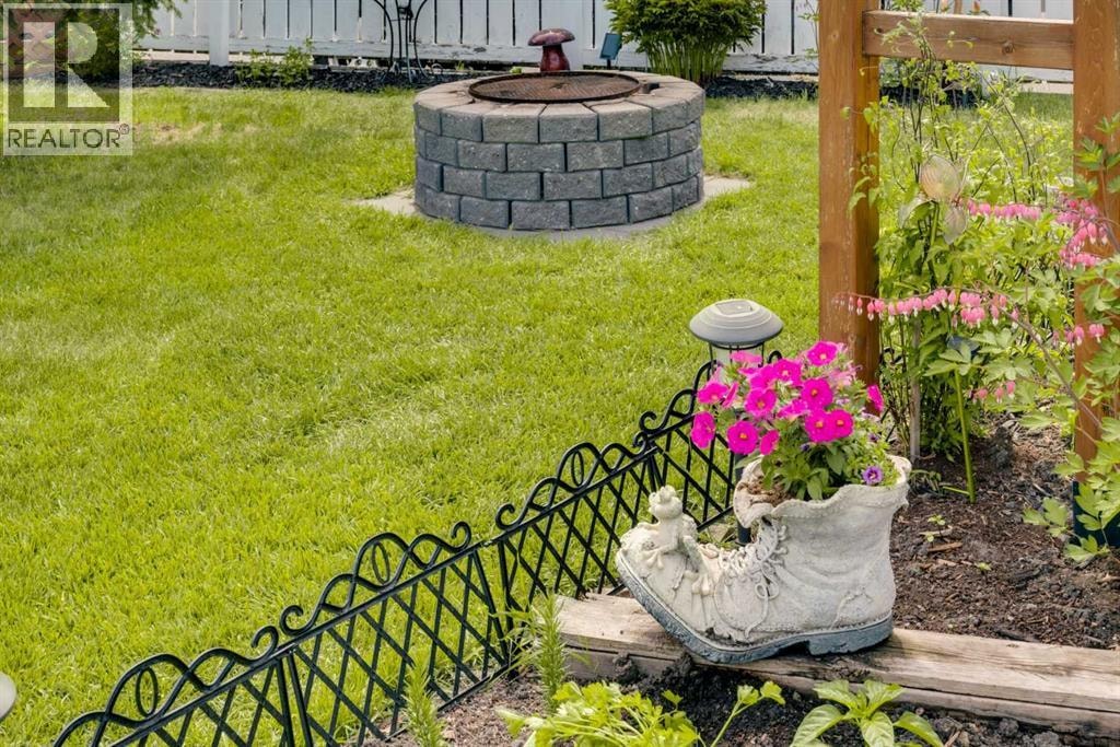 249 Acadia Drive SE — photo 38