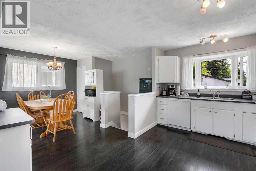 249 Acadia Drive SE — photo 6