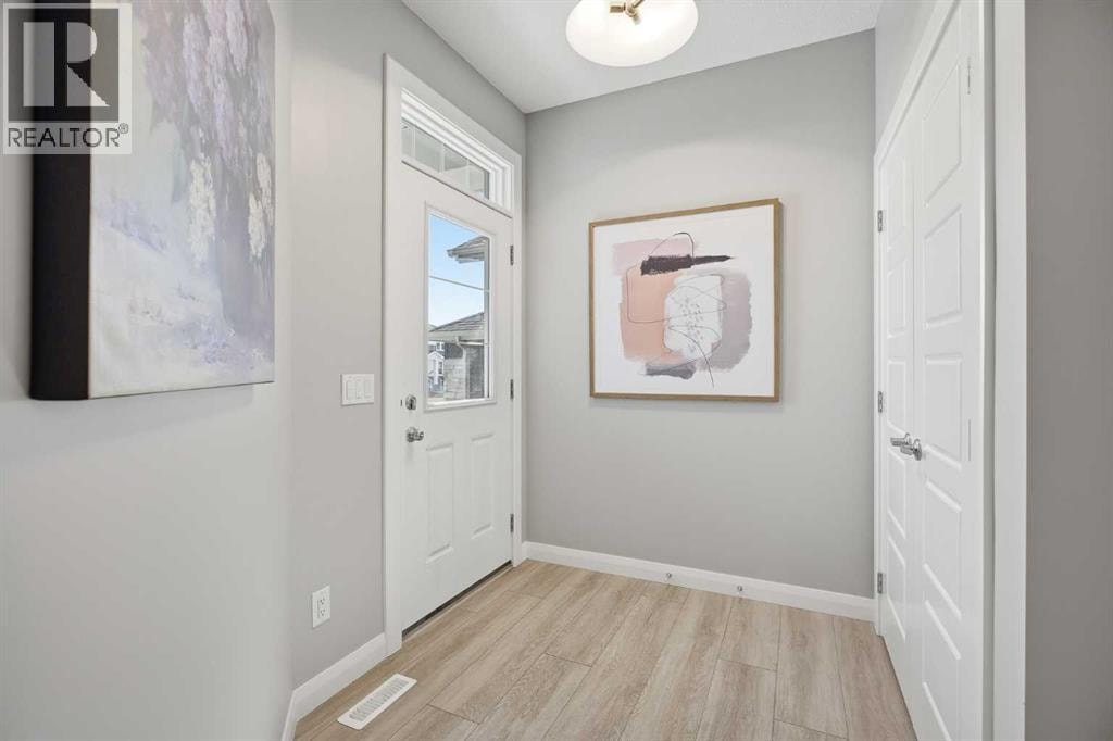 468 Dawson Circle — photo 2