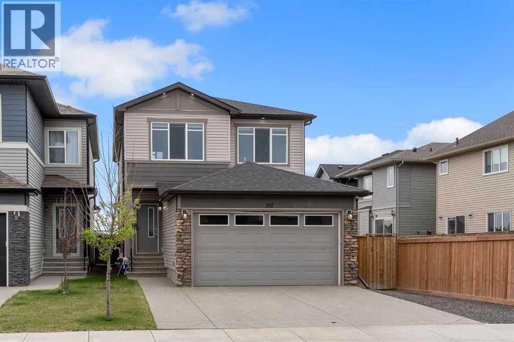 152 Savanna Way NE — photo 1