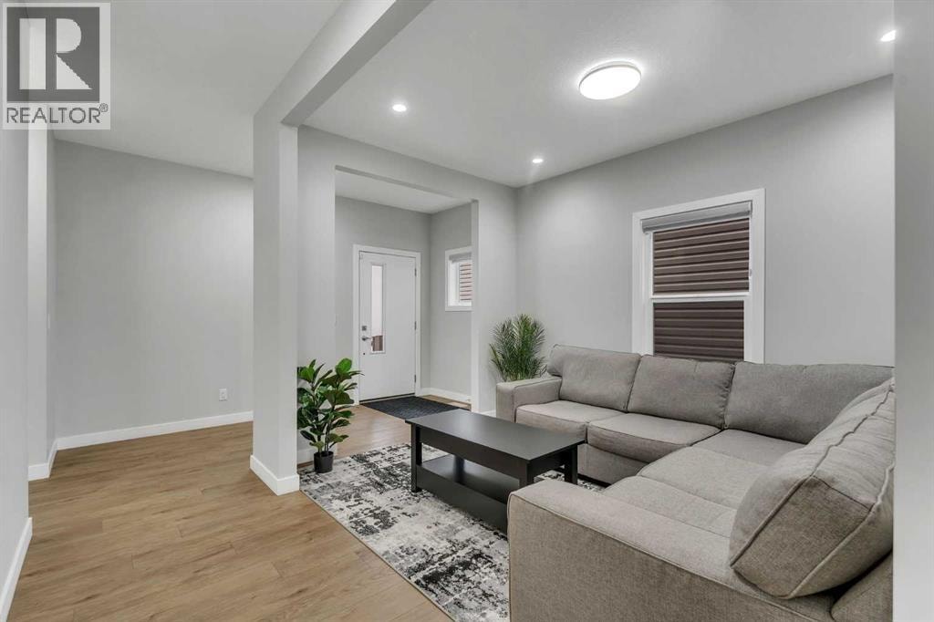 152 Savanna Way NE — photo 3