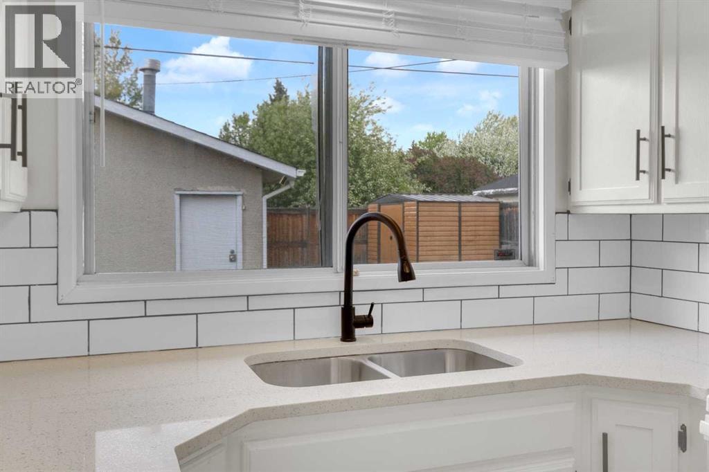 452 Queen Alexandra Way SE — photo 14