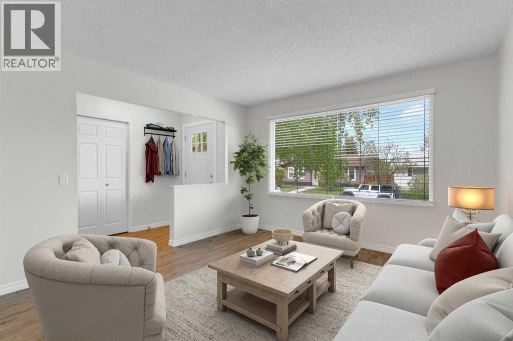 452 Queen Alexandra Way SE — photo 2