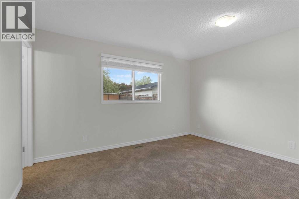 452 Queen Alexandra Way SE — photo 16