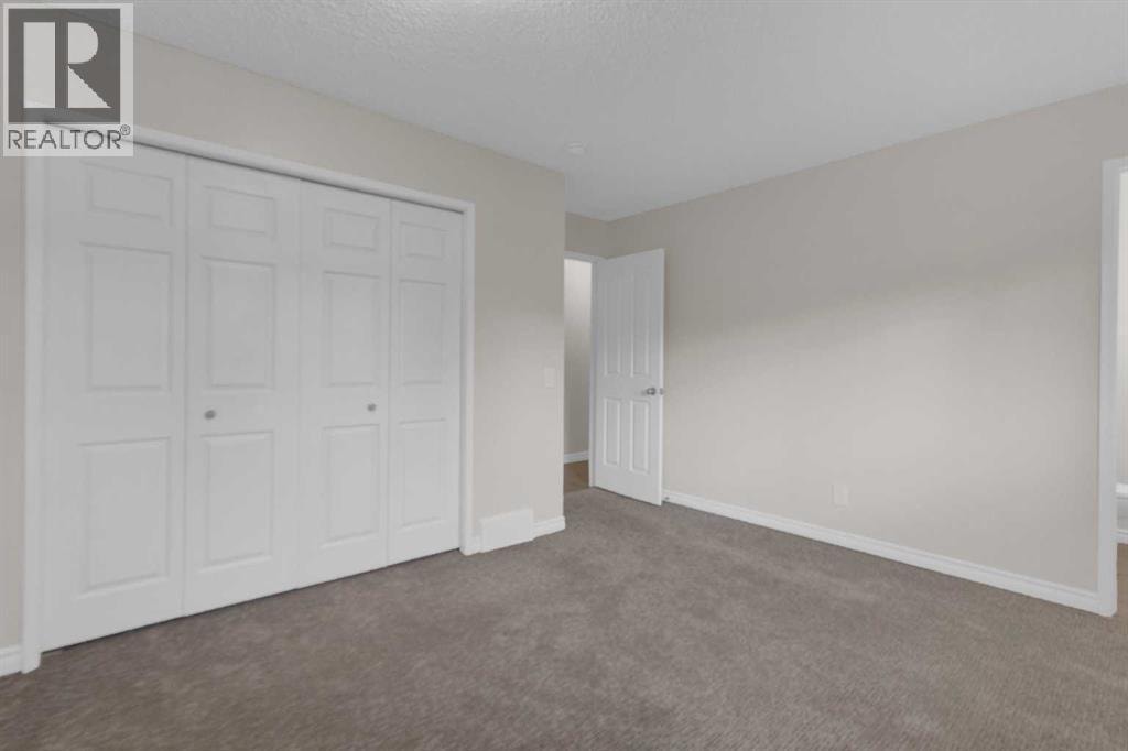 452 Queen Alexandra Way SE — photo 17