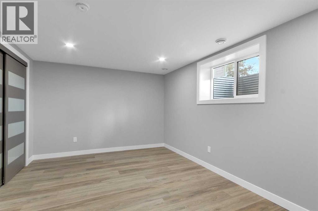452 Queen Alexandra Way SE — photo 30